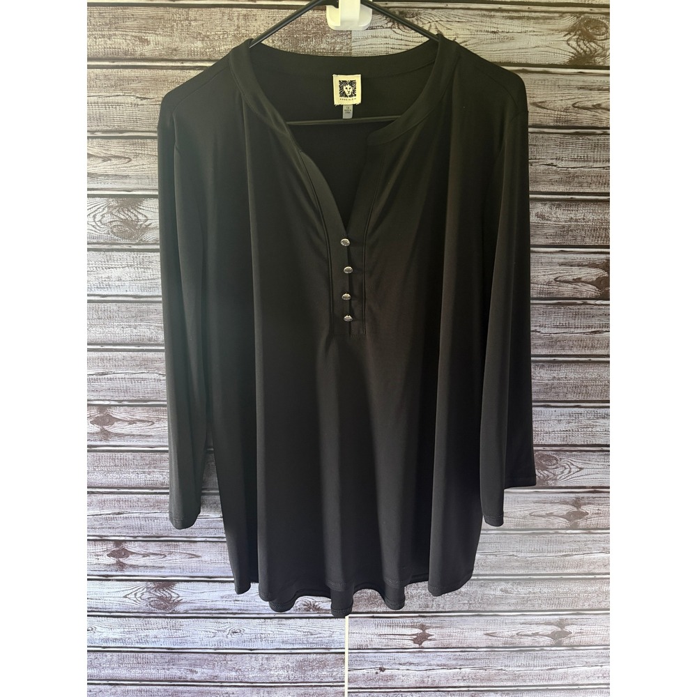 Anne Klein Women's Long-Sleeved Top Size 1X‎ Black V-Neck
